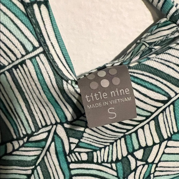 Title Nine Green and White Geometric Dress - Picture 2 of 10